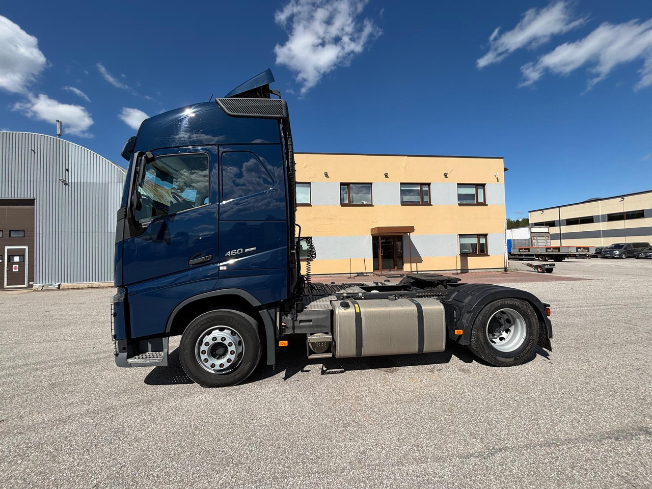 VOLVO FH460 - Nyergesvontató: 4 kép. VOLVO FH460 - Nyergesvontató: 4 kép.