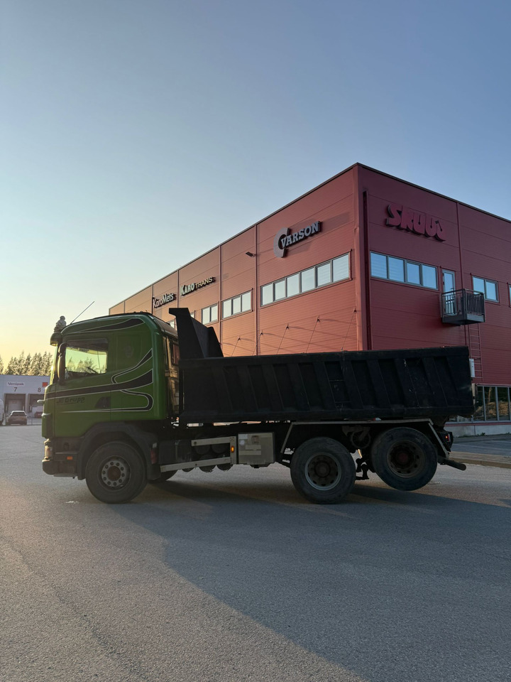 SCANIA 124G.400 - Billenőplatós teherautó: 4 kép. SCANIA 124G.400 - Billenőplatós teherautó: 4 kép.