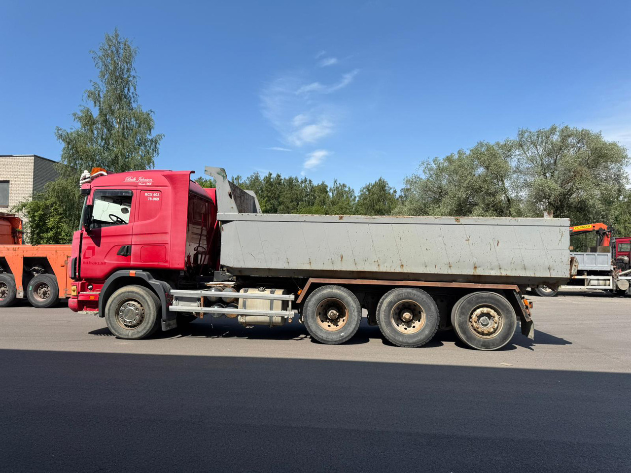 SCANIA 144G.530 - Billenőplatós teherautó: 4 kép. SCANIA 144G.530 - Billenőplatós teherautó: 4 kép.