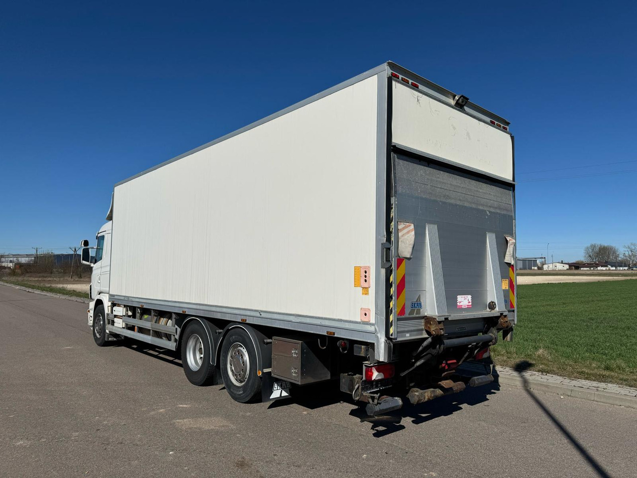 SCANIA G400 - Hőszigetelt teherautó: 5 kép. SCANIA G400 - Hőszigetelt teherautó: 5 kép.