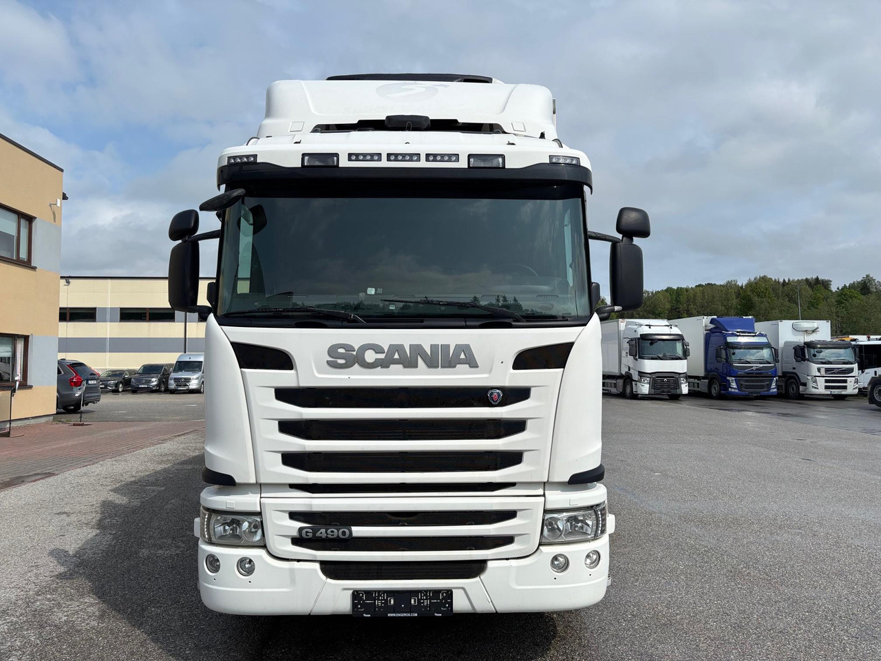 SCANIA G490 - Hűtős teherautó: 2 kép. SCANIA G490 - Hűtős teherautó: 2 kép.