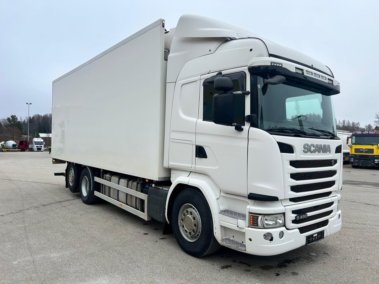 SCANIA G490 - Hűtős teherautó: 1 kép. SCANIA G490 - Hűtős teherautó: 1 kép.