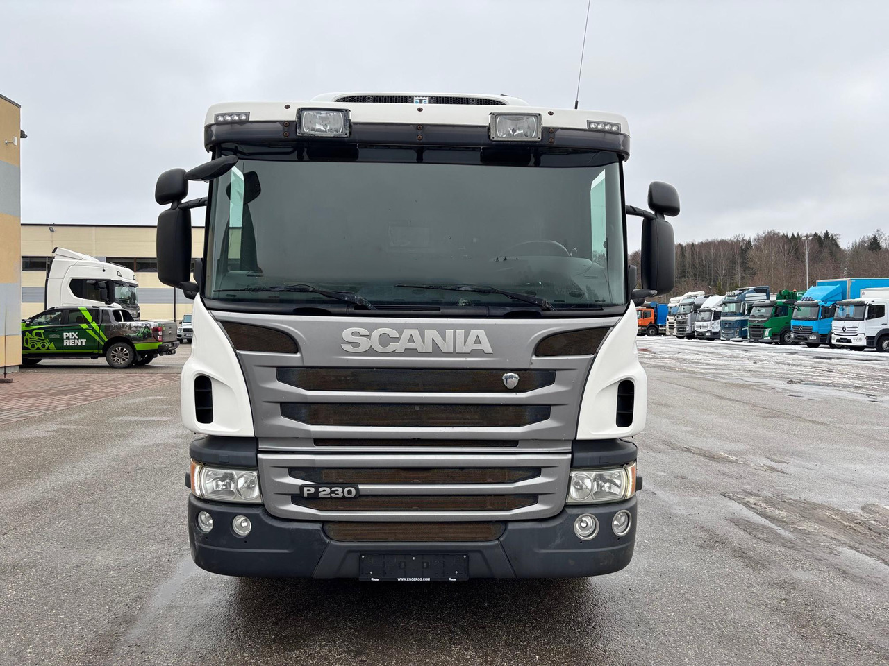 SCANIA P230 - Hűtős teherautó: 3 kép. SCANIA P230 - Hűtős teherautó: 3 kép.
