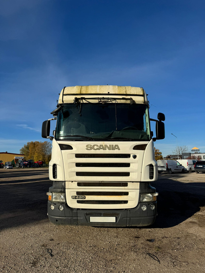 SCANIA R420 - Tartályos teherautó: 2 kép. SCANIA R420 - Tartályos teherautó: 2 kép.