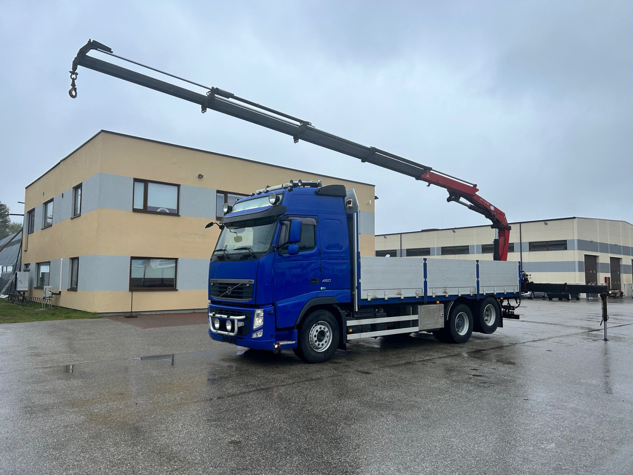 VOLVO FH460 - Platós teherautó, Darus autó: 2 kép. VOLVO FH460 - Platós teherautó, Darus autó: 2 kép.