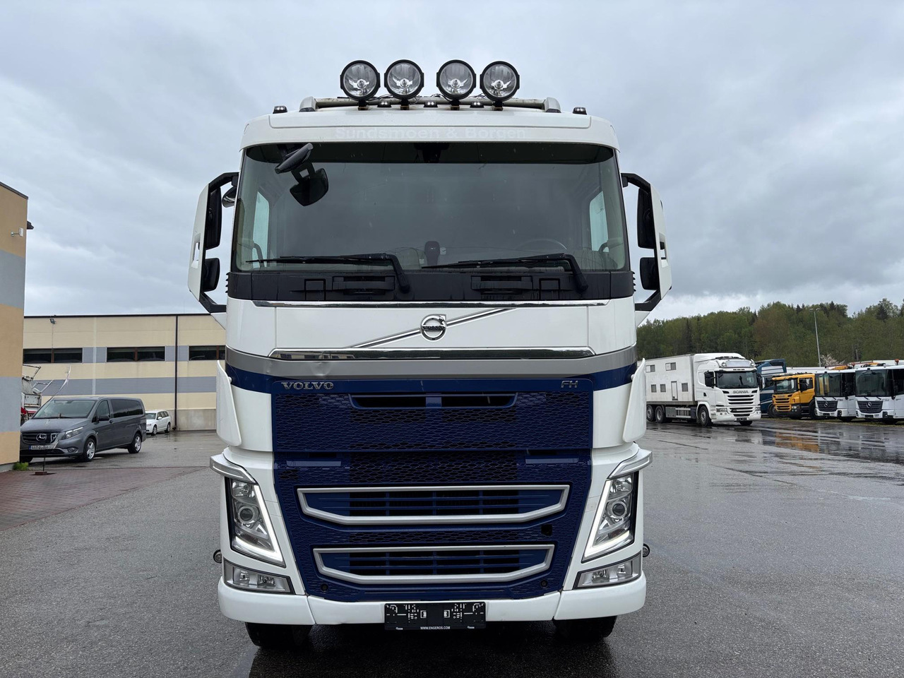 VOLVO FH540 - Billenőplatós teherautó: 2 kép. VOLVO FH540 - Billenőplatós teherautó: 2 kép.