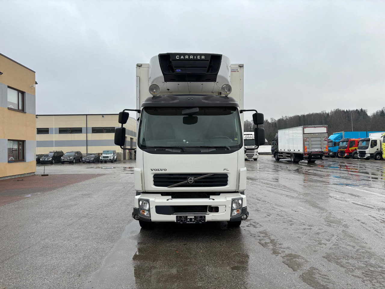 VOLVO FL 240 - Hűtős teherautó: 2 kép. VOLVO FL 240 - Hűtős teherautó: 2 kép.