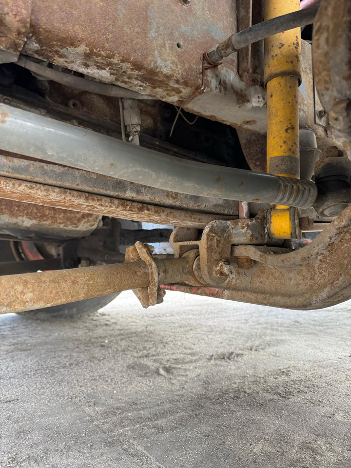Billenőplatós teherautó, Darus autó VOLVO FL614: 11 kép.