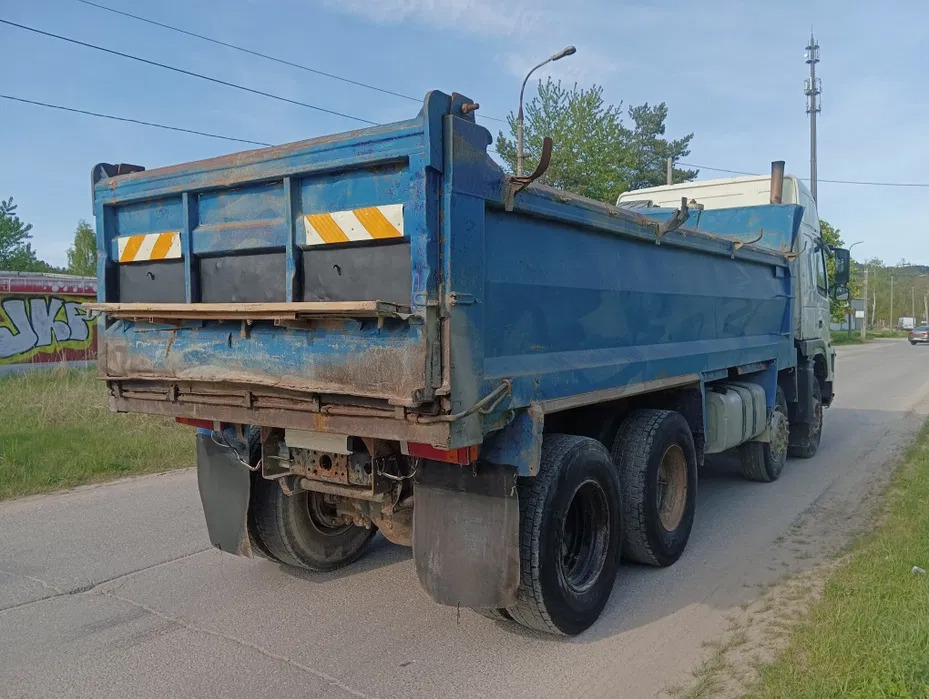 VOLVO FM9.380 - Billenőplatós teherautó: 4 kép. VOLVO FM9.380 - Billenőplatós teherautó: 4 kép.
