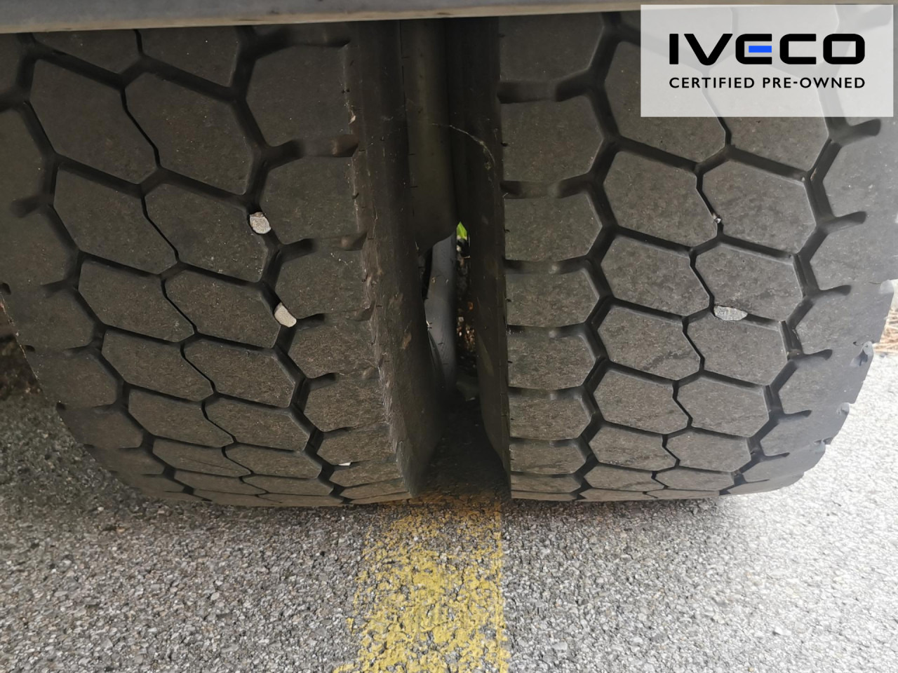 IVECO Pritsche-Schiebeplane-LBW - Ponyvás teherautó: 3 kép. IVECO Pritsche-Schiebeplane-LBW - Ponyvás teherautó: 3 kép.