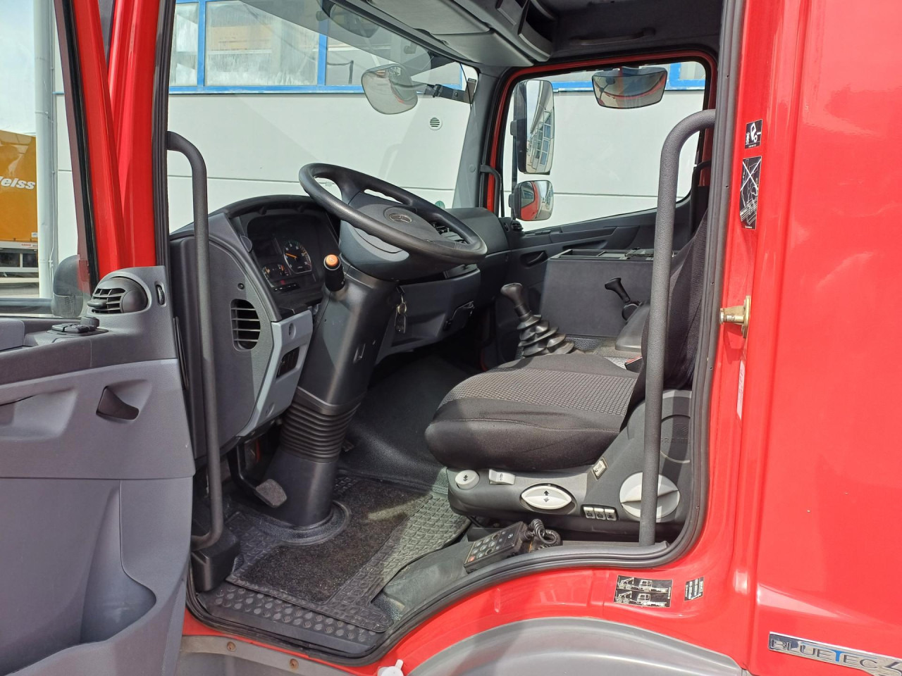 Interior photo 1: MERCEDES-BENZ 816 Euro5 AHK Luftfeder lízing MERCEDES-BENZ 816 Euro5 AHK Luftfeder