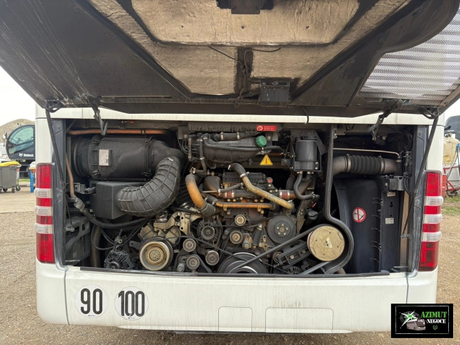 Mercedes - Távolsági busz: 2 kép. Mercedes - Távolsági busz: 2 kép.