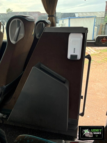 Mercedes - Távolsági busz: 3 kép. Mercedes - Távolsági busz: 3 kép.