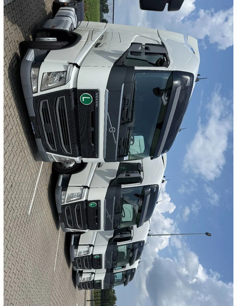 Volvo FH 13.420 FH420 XL cab / 4 units available - Nyergesvontató: 1 kép. Volvo FH 13.420 FH420 XL cab / 4 units available - Nyergesvontató: 1 kép.