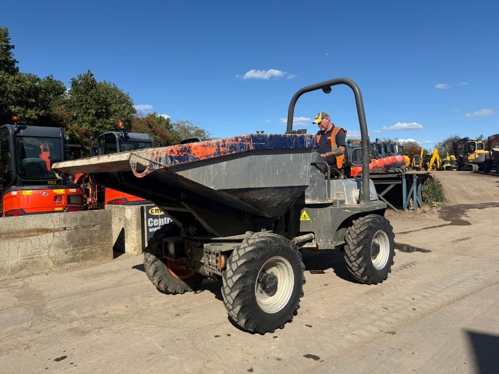 Ausa D 450 AHG - Minidömper: 4 kép. Ausa D 450 AHG - Minidömper: 4 kép.