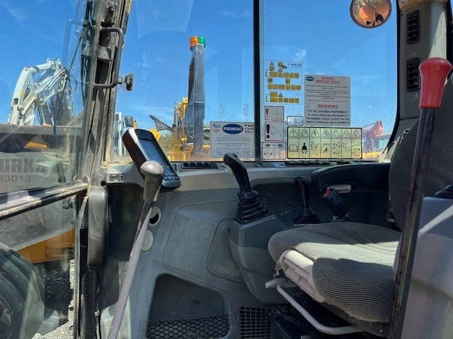 Minikotró Doosan DX 63-3: 8 kép. Minikotró Doosan DX 63-3: 8 kép.