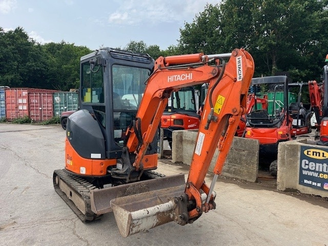 Hitachi ZX 22 U-2 CLR - Minikotró: 5 kép. Hitachi ZX 22 U-2 CLR - Minikotró: 5 kép.