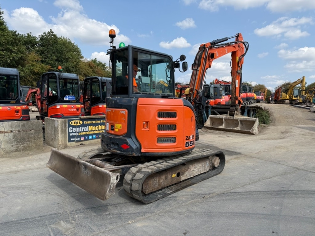 Hitachi ZX 55 U-5 A CLR - Minikotró: 3 kép. Hitachi ZX 55 U-5 A CLR - Minikotró: 3 kép.