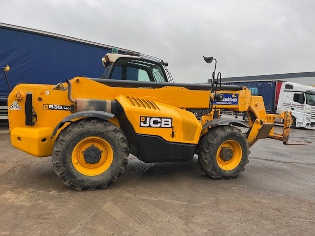 JCB 540-140 - Teleszkópos rakodó: 1 kép. JCB 540-140 - Teleszkópos rakodó: 1 kép.