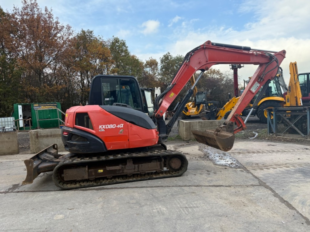 Kubota KX 080-4 - Minikotró: 1 kép. Kubota KX 080-4 - Minikotró: 1 kép.