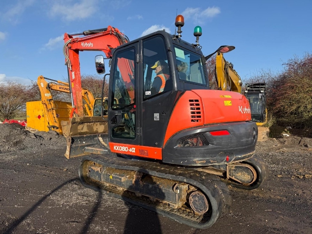 Kubota KX080-4 - Minikotró: 5 kép. Kubota KX080-4 - Minikotró: 5 kép.