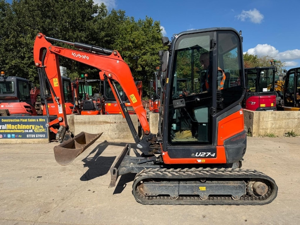 Kubota U 27-4 - Minikotró: 5 kép. Kubota U 27-4 - Minikotró: 5 kép.