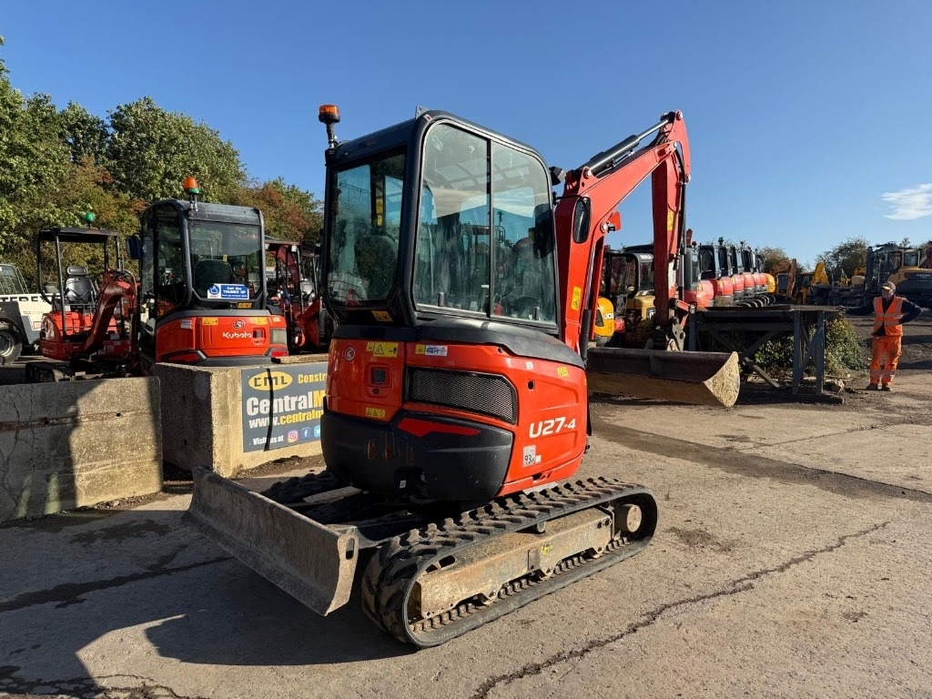 Kubota U 27-4 - Minikotró: 3 kép. Kubota U 27-4 - Minikotró: 3 kép.