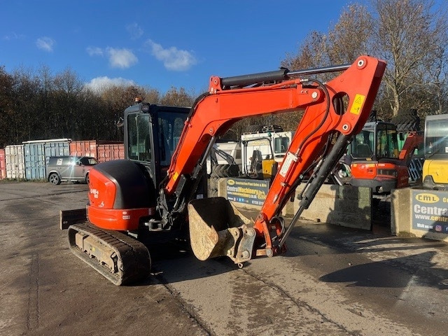 Kubota U 48-4 - Minikotró: 3 kép. Kubota U 48-4 - Minikotró: 3 kép.