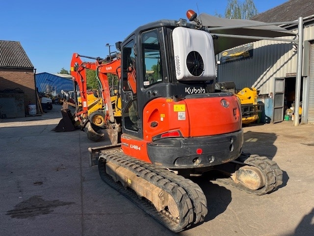 Kubota U 48-4 - Minikotró: 4 kép. Kubota U 48-4 - Minikotró: 4 kép.