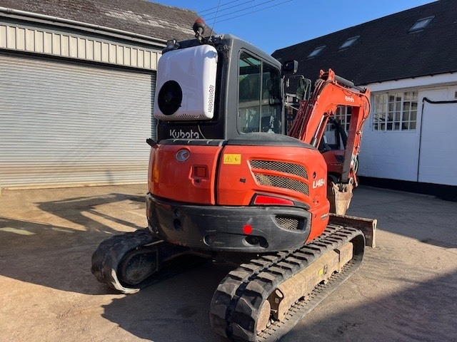 Kubota U 48-4 - Minikotró: 3 kép. Kubota U 48-4 - Minikotró: 3 kép.