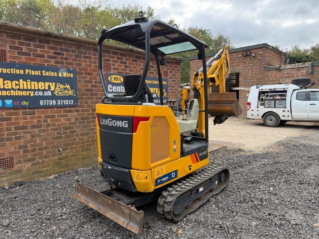 Liugong 9018 F - Minikotró: 3 kép. Liugong 9018 F - Minikotró: 3 kép.