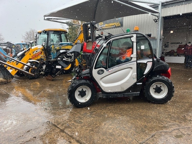 Manitou MT 420 H - Teleszkópos rakodó: 4 kép. Manitou MT 420 H - Teleszkópos rakodó: 4 kép.