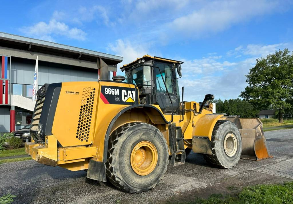 CAT 966 M XE - CE + EPA German machine! - Gumikerekes homlokrakodó: 4 kép. CAT 966 M XE - CE + EPA German machine! - Gumikerekes homlokrakodó: 4 kép.
