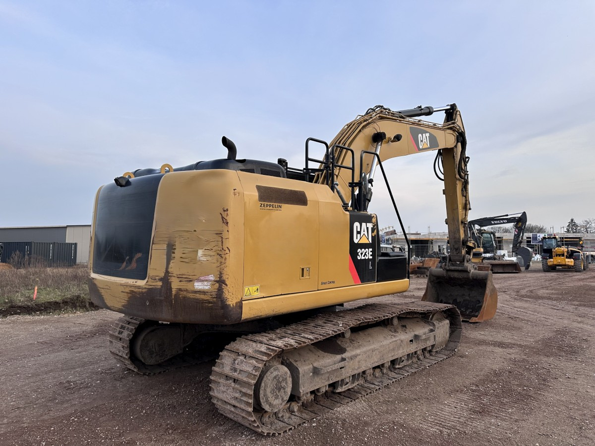 CATERPILLAR 323 EL Deutsche Maschine! Top !!! - Lánctalpas kotró: 4 kép. CATERPILLAR 323 EL Deutsche Maschine! Top !!! - Lánctalpas kotró: 4 kép.