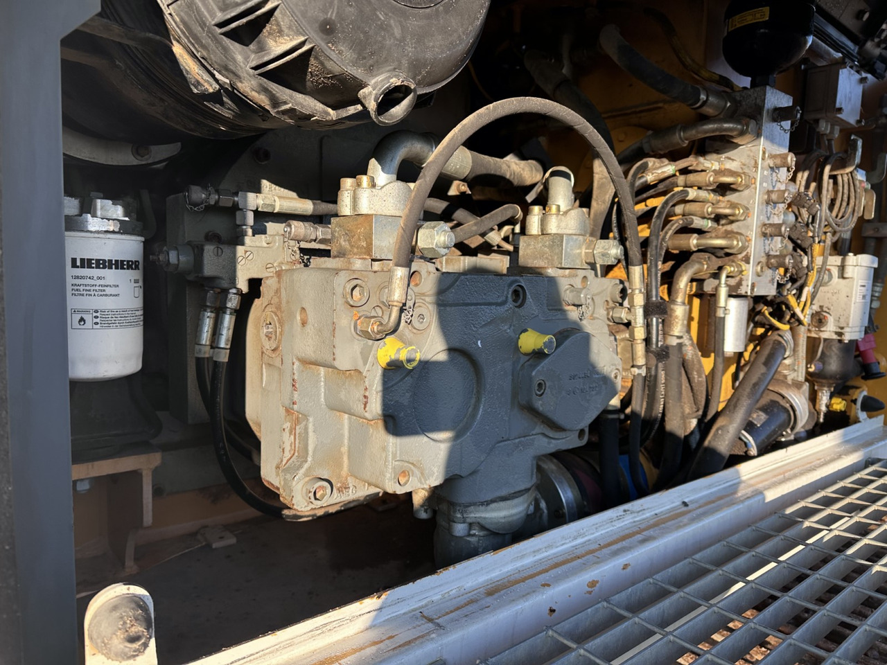 Lánctalpas kotró LIEBHERR R 924 LC Top Zustand !!! Kein 914- 916- 920- 926: 9 kép.