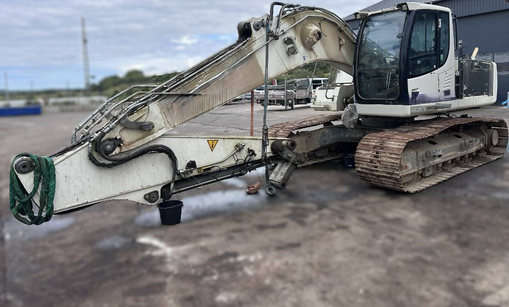 Liebherr 914 924 916 926 for parts breaking dismantling - Lánctalpas kotró: 1 kép. Liebherr 914 924 916 926 for parts breaking dismantling - Lánctalpas kotró: 1 kép.