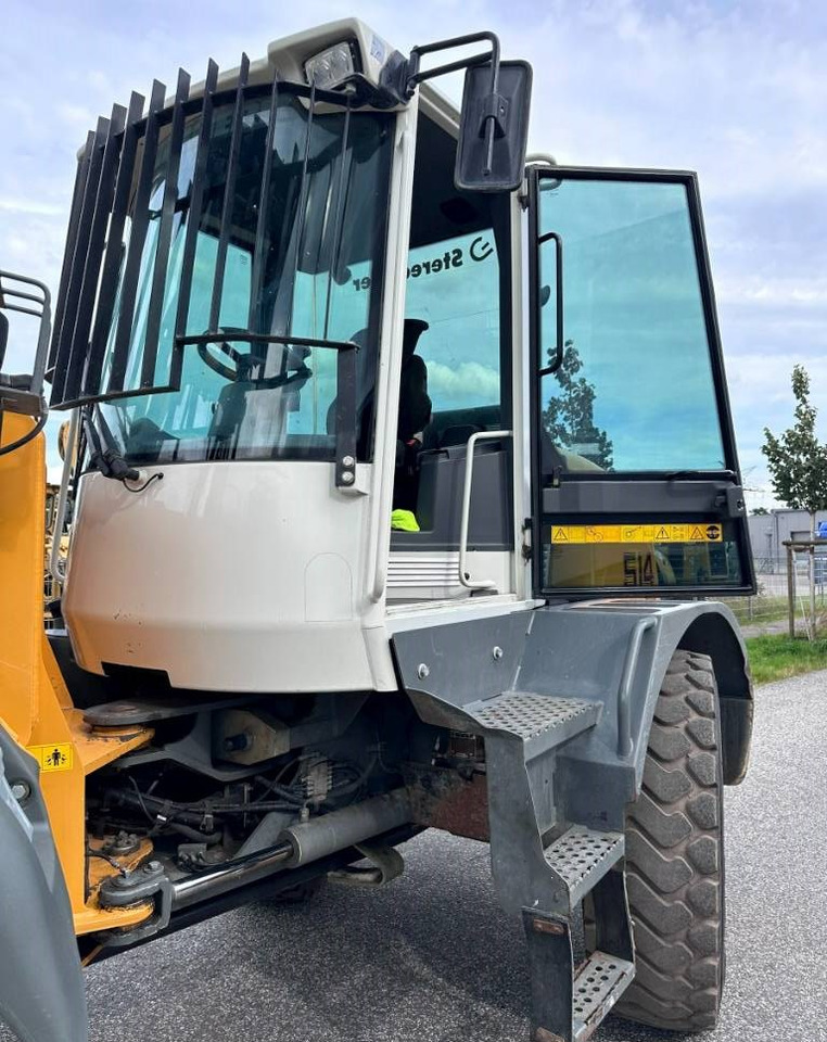 Gumikerekes homlokrakodó Liebherr L 514 Stereo +30 Kmh Klima 3er Kreis Greifschaufel: 45 kép.