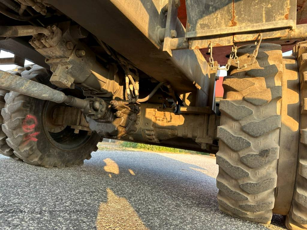 Gumikerekes kotró Takeuchi TB 175 W 8,7 ton. Klima Turbo 77 PS: 25 kép.