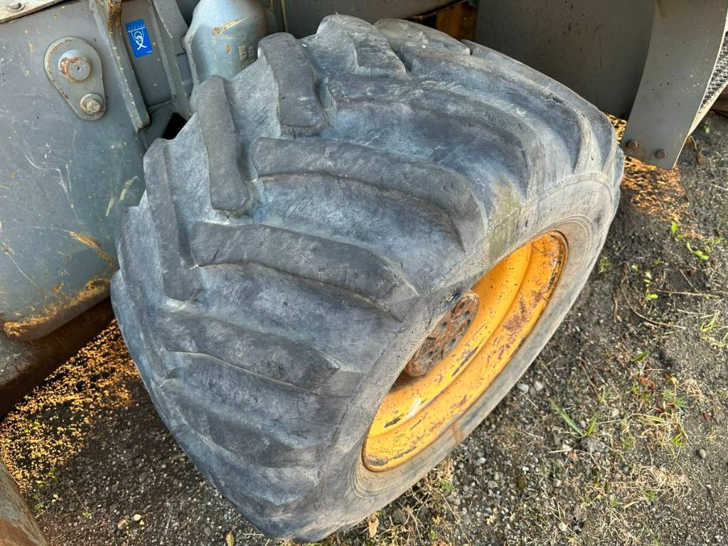Gumikerekes kotró Takeuchi TB 175 W 8,7 ton. Klima Turbo 77 PS: 26 kép.
