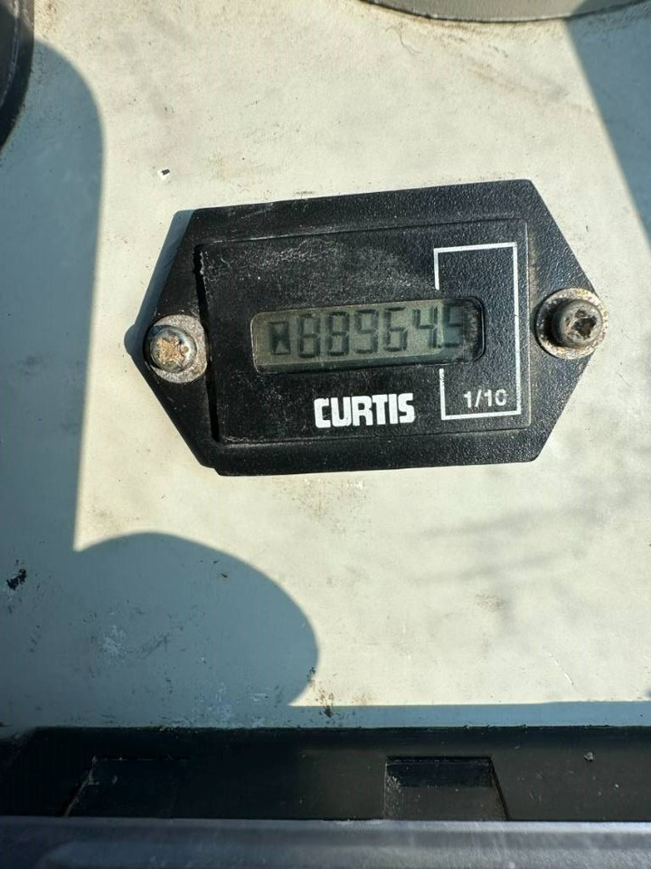 Gumikerekes kotró Takeuchi TB 175 W 8,7 ton. Klima Turbo 77 PS: 11 kép.