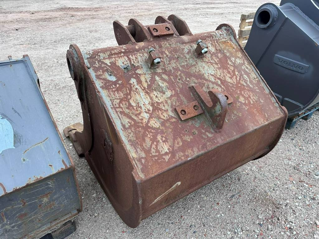 Volvo S 1 Tieflöffel - bucket 1.200 mm ca. 1.2 m³ - Kotró kanál: 5 kép. Volvo S 1 Tieflöffel - bucket 1.200 mm ca. 1.2 m³ - Kotró kanál: 5 kép.