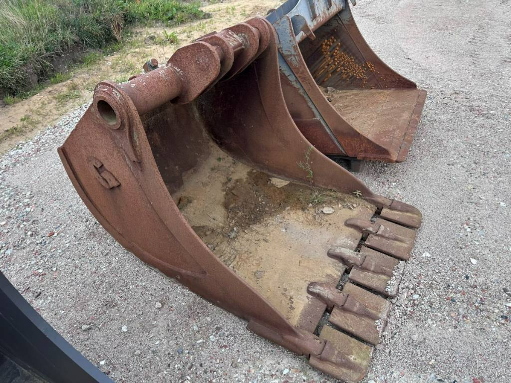 Volvo S 1 Tieflöffel - bucket 1.200 mm ca. 1.2 m³ - Kotró kanál: 2 kép. Volvo S 1 Tieflöffel - bucket 1.200 mm ca. 1.2 m³ - Kotró kanál: 2 kép.