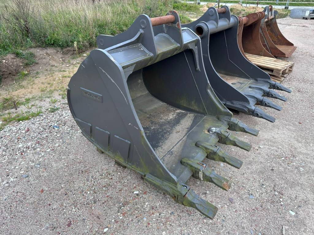 Volvo S 70 / S7 Tieflöffel bucket 1.500mm cbm 1.5 m³ - Kotró kanál: 1 kép. Volvo S 70 / S7 Tieflöffel bucket 1.500mm cbm 1.5 m³ - Kotró kanál: 1 kép.