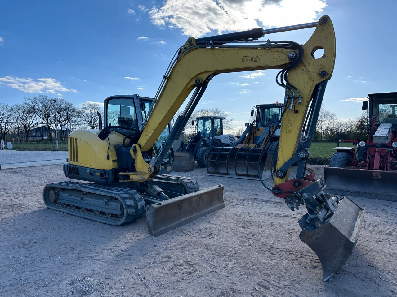 WACKER EZ 80 Top Zustand GLV -Tieflöffel German machine - Minikotró: 4 kép. WACKER EZ 80 Top Zustand GLV -Tieflöffel German machine - Minikotró: 4 kép.