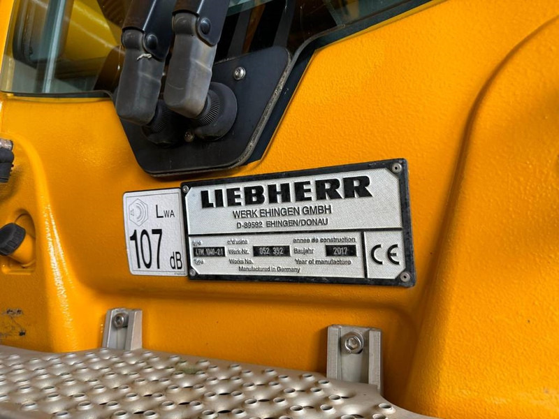 Liebherr LTM 1040-2.1 - Terepjáró autódaru: 5 kép. Liebherr LTM 1040-2.1 - Terepjáró autódaru: 5 kép.