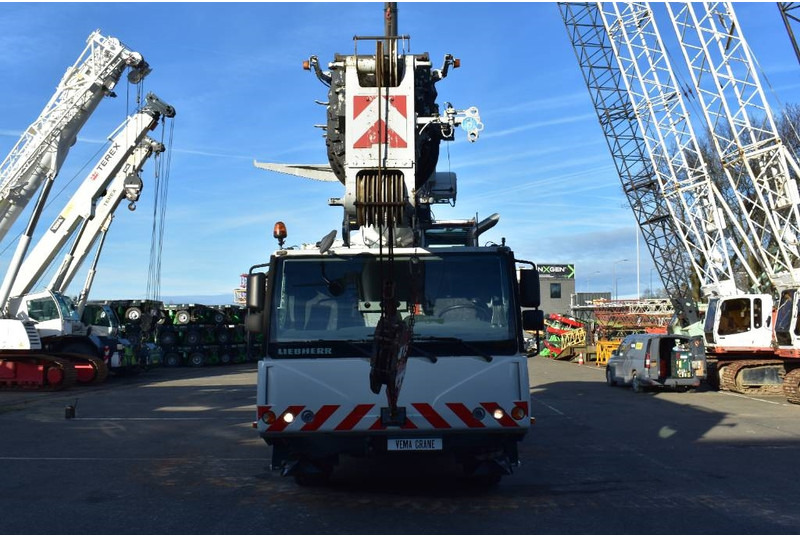Liebherr LTM 1050-3.1 - Terepjáró autódaru: 3 kép. Liebherr LTM 1050-3.1 - Terepjáró autódaru: 3 kép.