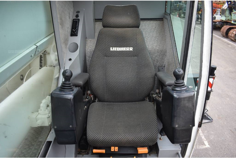 Terepjáró autódaru Liebherr LTM1055-3.2: 17 kép.