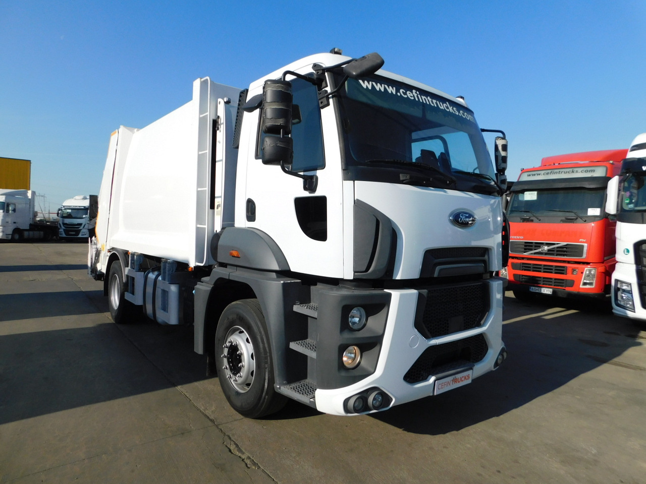 Ford 1833 4x2 dcab e6 9seso14409 - Szemetesautó: 2 kép. Ford 1833 4x2 dcab e6 9seso14409 - Szemetesautó: 2 kép.