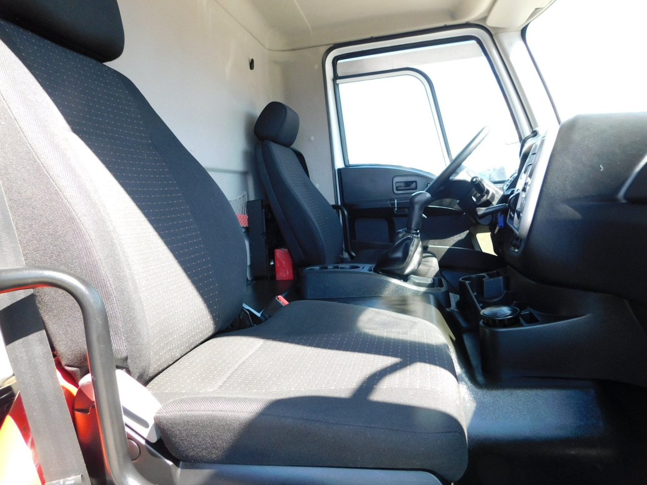 Ford 4142d 8x4 dcab e6 16s2230 - Billenőplatós teherautó: 5 kép. Ford 4142d 8x4 dcab e6 16s2230 - Billenőplatós teherautó: 5 kép.