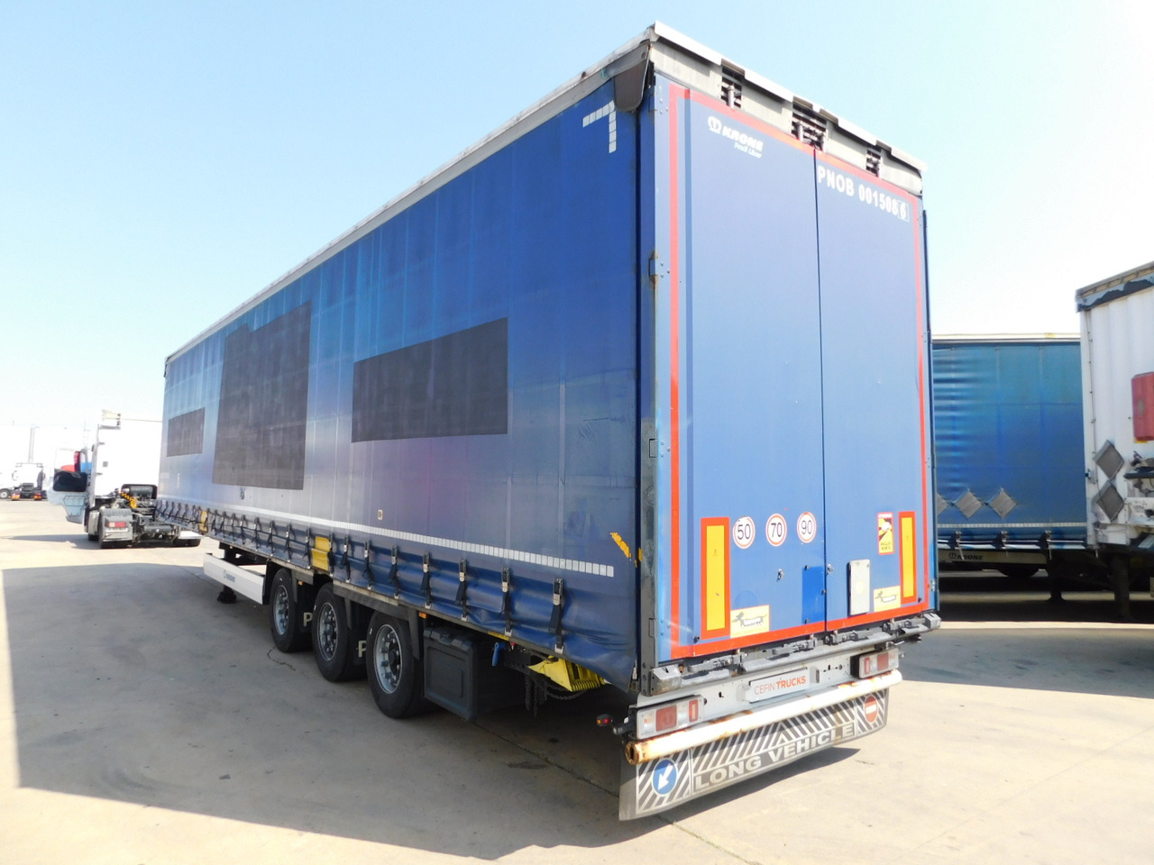 Krone Sd da06clnf - Ponyvás félpótkocsi: 4 kép. Krone Sd da06clnf - Ponyvás félpótkocsi: 4 kép.